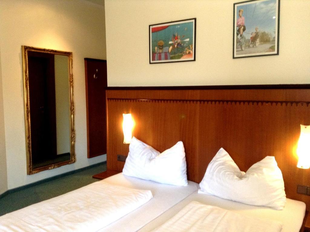 Hotel Gasthof Sonne Aschach an der Donau Exterior foto
